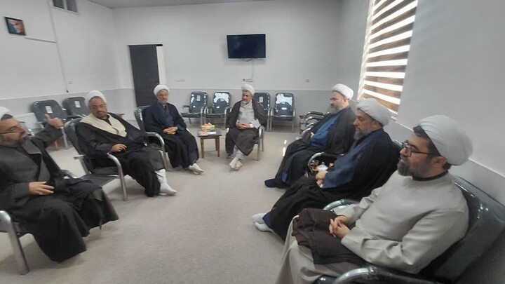 تصاویر/ دیدار نمایندگان شورای سیاستگذاری ائمه جمعه کشور با  ائمه جمعه انار، صفائیه،بهرمان وامین شهر