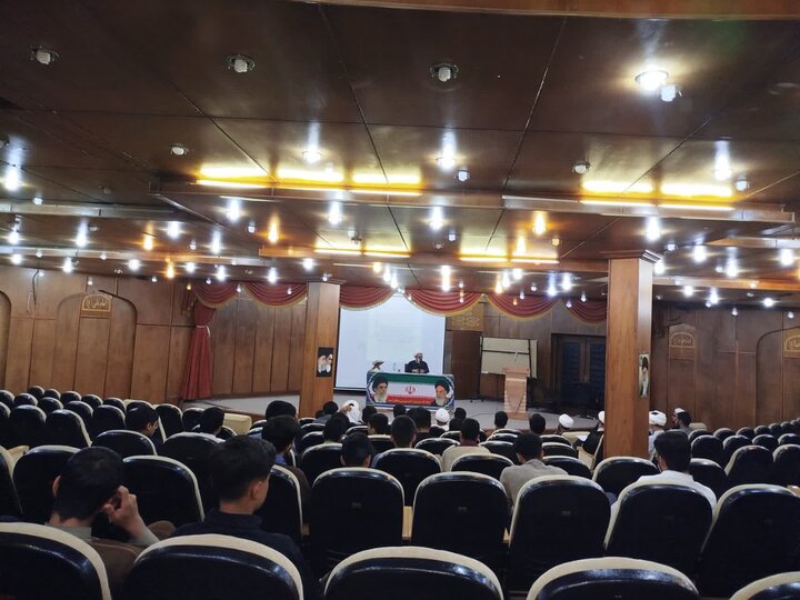 تصاویر/ هفدهمین جشنواره علامه حلی (ره) مدرسه علمیه امام جعفر صادق (ع)زاهدان برگزار گردید