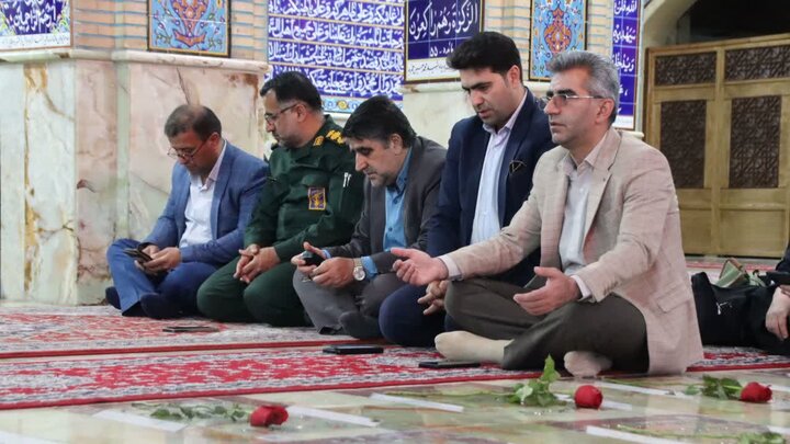 تصاویر/ آیین گلباران مزار مطهر شهدا در آستانه ۱۲ اردیبهشت ماه و هفته گرامیداشت مقام شامخ معلّم