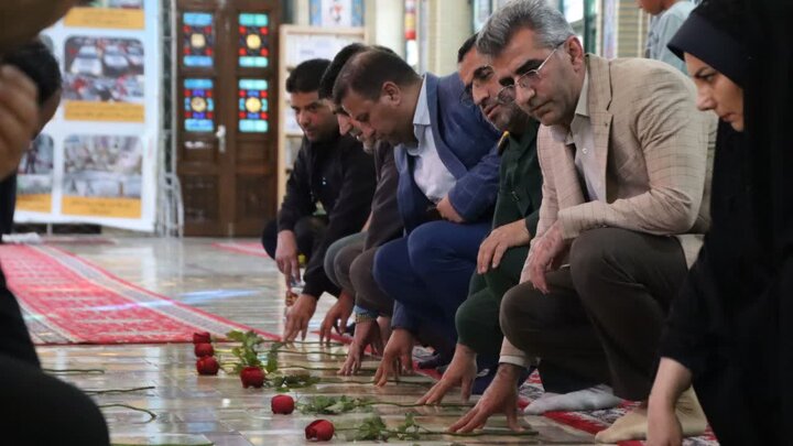 تصاویر/ آیین گلباران مزار مطهر شهدا در آستانه ۱۲ اردیبهشت ماه و هفته گرامیداشت مقام شامخ معلّم