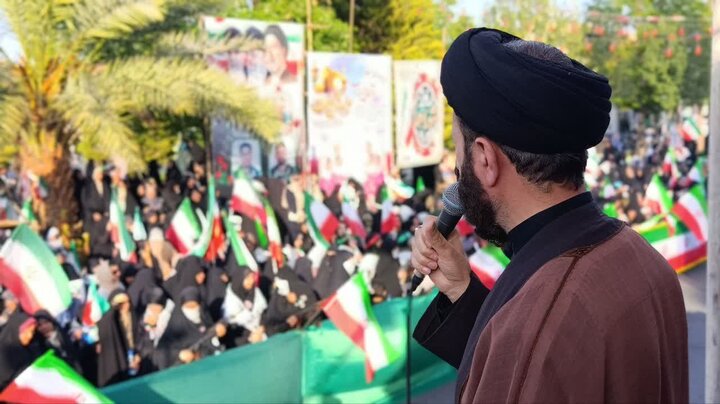 تصاویر/ گوشه هایی از تجمع اقتدار ایران و رزمایش جانفدا که با حضور مردم گرمسار