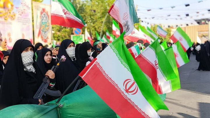 تصاویر/ گوشه هایی از تجمع اقتدار ایران و رزمایش جانفدا که با حضور مردم گرمسار