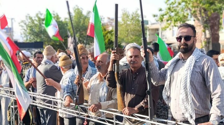 تصاویر/ گوشه هایی از تجمع اقتدار ایران و رزمایش جانفدا که با حضور مردم گرمسار