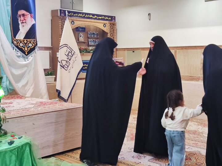 تصاویر/ مراسم جشن دهه کرامت و ایام ولادت امام رضا در مدرسه علمیه ریحانة‌الرسول ارومیه