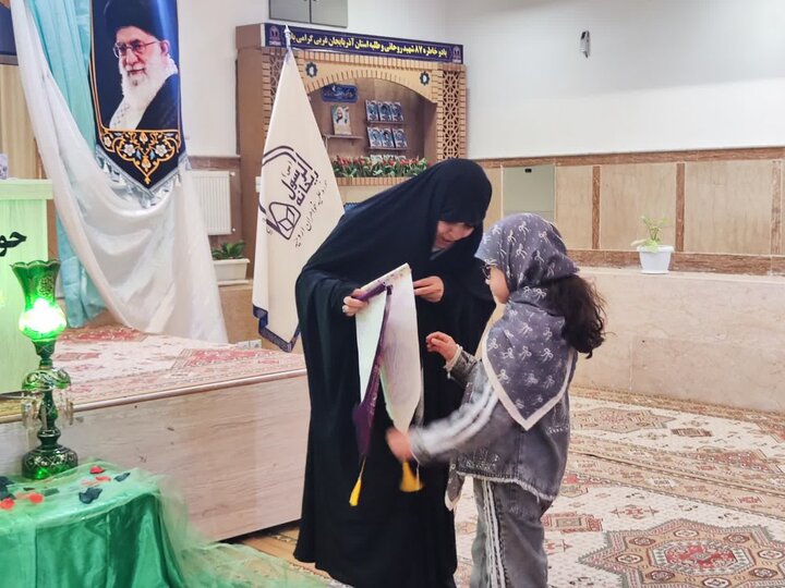 تصاویر/ مراسم جشن دهه کرامت و ایام ولادت امام رضا در مدرسه علمیه ریحانة‌الرسول ارومیه