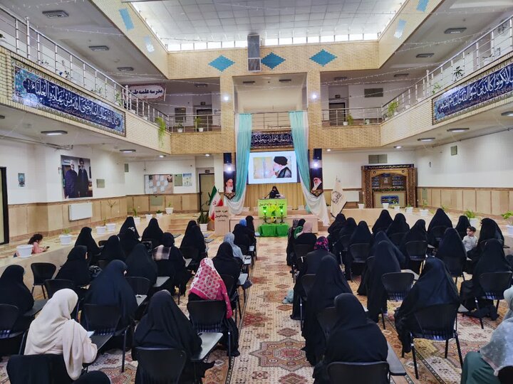 تصاویر/ مراسم جشن دهه کرامت و ایام ولادت امام رضا در مدرسه علمیه ریحانة‌الرسول ارومیه