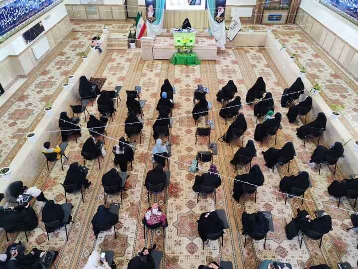 تصاویر/ مراسم جشن دهه کرامت و ایام ولادت امام رضا در مدرسه علمیه ریحانة‌الرسول ارومیه