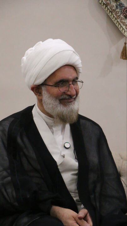 تصاویر/ دیدار رئیس شورای سیاستگذاری ائمه جمعه با خانواده شهید مدافع حرم در پردیس