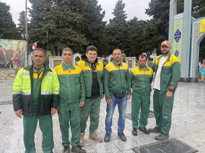تصاویر/ غبارروبی گلزار شهدای نوشهر در روز کارگر