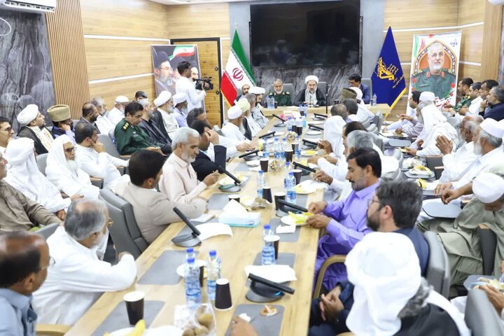 تصاویر/ گردهمایی بزرگان و نخبگان سراوان با نماینده ولی فقیه در سیستان و بلوچستان