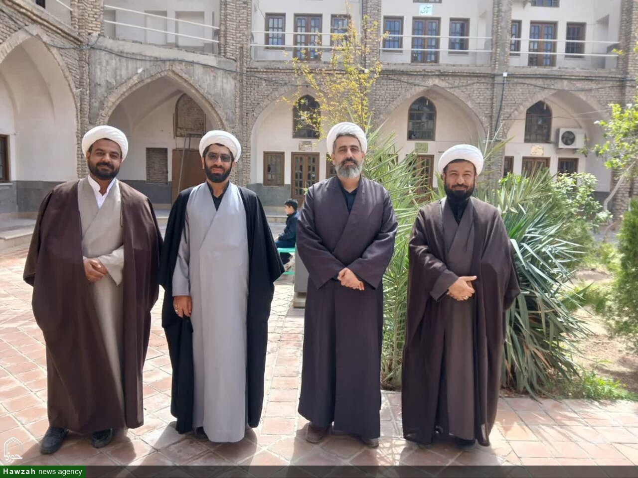 معاون تهذیب و تربیت از سه مدرسه حوزه علمیه اصفهان بازدید کرد + تصاویر