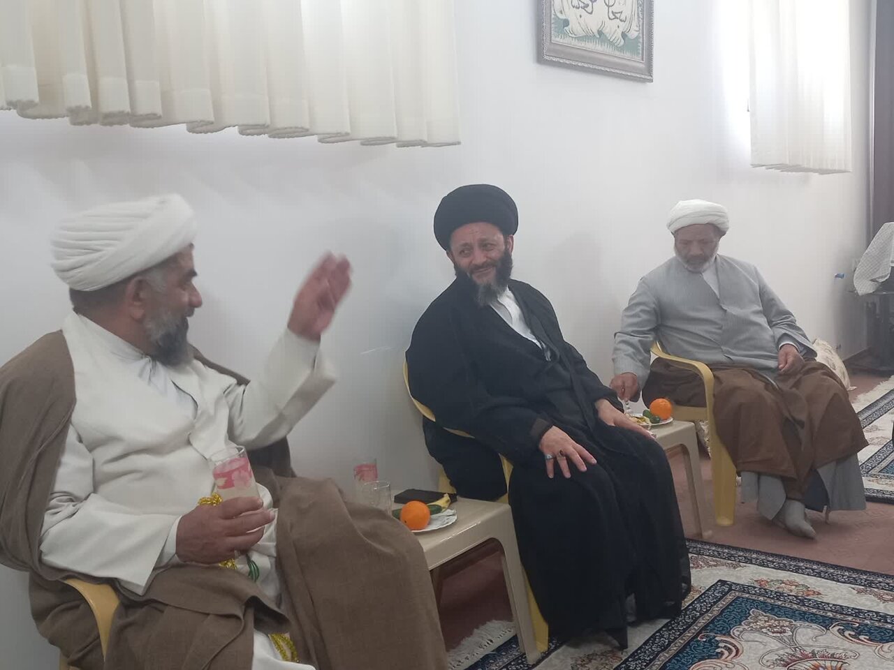 دیدار مسئولان مدرسه علمیه آیت‌الله مصطفوی(ره) کاشان با خانواده شهید خیراندیش