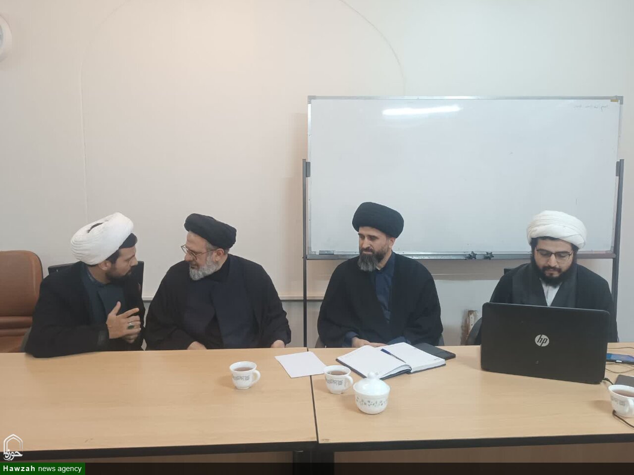 نشست «مقاومت ملت ایران؛ بازتاب و پیامدهای آن در جوامع دانشگاهی اروپا» در قم برگزار شد