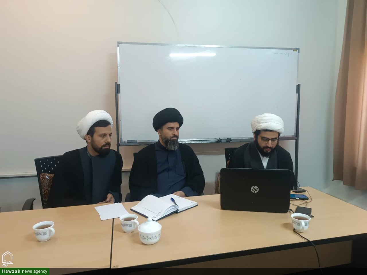 نشست «مقاومت ملت ایران؛ بازتاب و پیامدهای آن در جوامع دانشگاهی اروپا» در قم برگزار شد