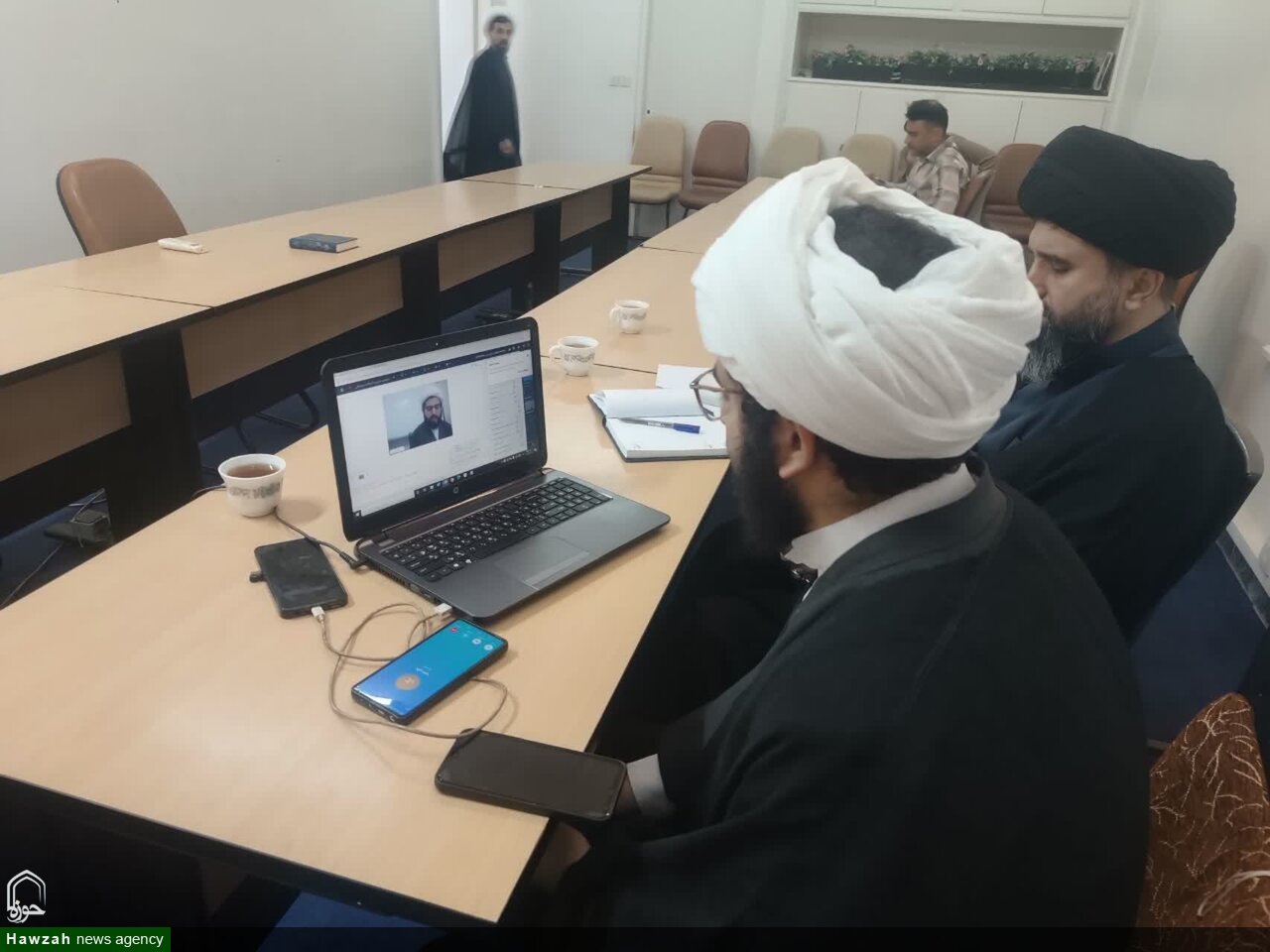 نشست «مقاومت ملت ایران؛ بازتاب و پیامدهای آن در جوامع دانشگاهی اروپا» در قم برگزار شد