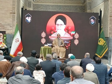 شرط معنا یافتن عمل صالح، ایستادگی در برابر طاغوت و حفظ عزت اسلامی است