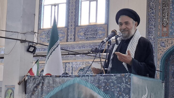 معلمان نقش بی‌بدیلی در ترییت دانش‌آموزان دارند