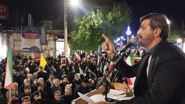 تصاویر/ شصت و یکمین شب متوالی؛ مردم انقلابی شهرستان میاندوآب بار دیگر پشتیبانی خود را از نیروهای مسلح و رهبری اثبات کردند