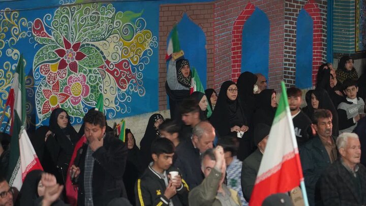 تصاویر/ شصت و یکمین حضور متوالی مردم شهرستان خوی ؛ نمایش وحدت ملی در برابر دشمنی‌های استکبار