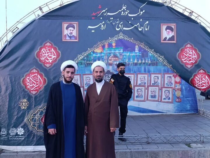 تصاویر/ استمرار خدمت‌رسانی جهادی موکب مدرسه علمیه امام خامنه‌ای ارومیه به مردم