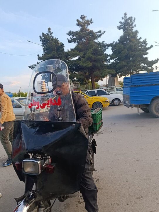تصاویر/ استمرار خدمت‌رسانی جهادی موکب مدرسه علمیه امام خامنه‌ای ارومیه به مردم