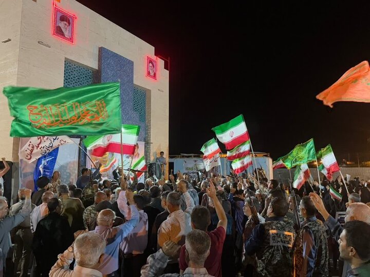 تصاویر/ اجتماع جان فدایان ایران در بندر ریگ