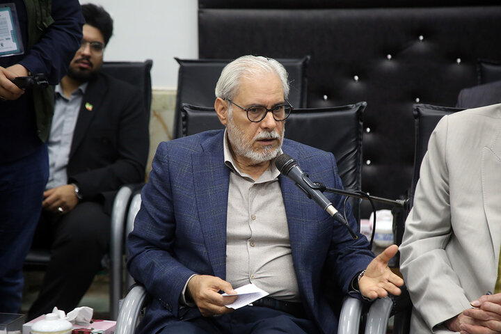دیدار اعضای قرارگاه رسانه‌ای سفیر با تولیت حرم مطهر بانوی کرامت