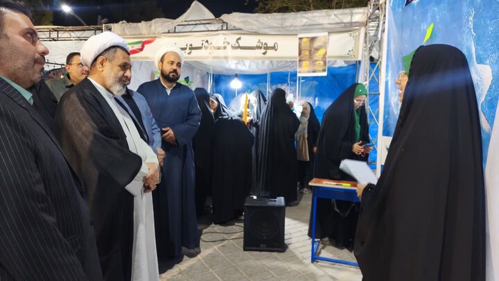 تصاویر/ دیدار امام جمعه کرمان از غرفه از غرفه مجمع المهدی(ع)