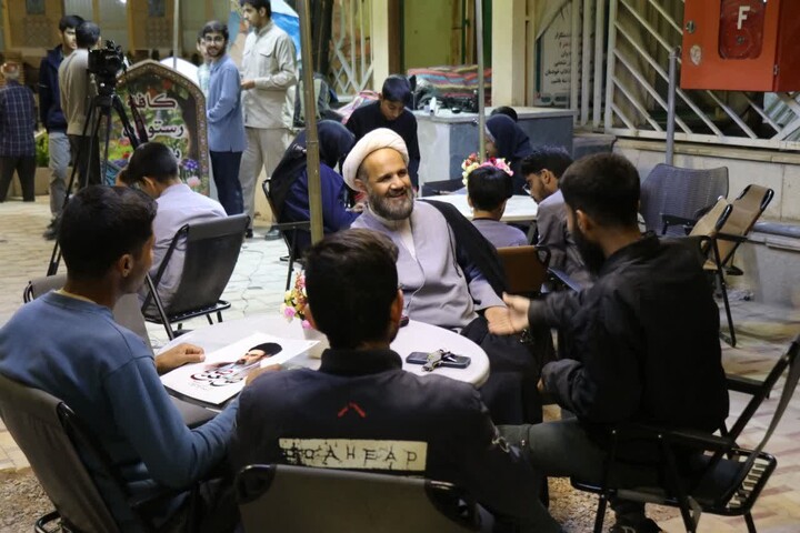 تصاویر/ کافه رستوران قرآنی در گلزار شهدای کرمان