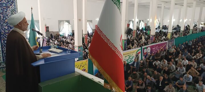 تصاویر/اقامه نماز عبادی سیاسی جمعه در ساوه