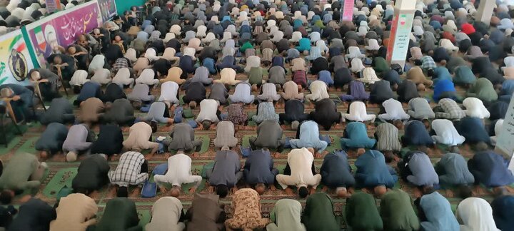 تصاویر/اقامه نماز عبادی سیاسی جمعه در ساوه