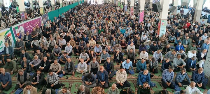 تصاویر/اقامه نماز عبادی سیاسی جمعه در ساوه