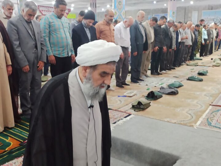 تصاویر؛نماز عبادی سیاسی جمعه کاشان