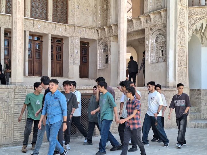 تصاویر؛نماز عبادی سیاسی جمعه کاشان
