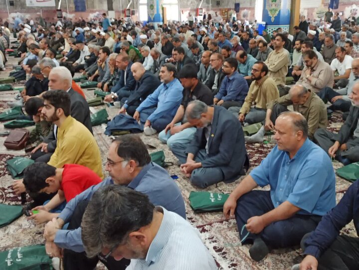 تصاویر؛نماز عبادی سیاسی جمعه کاشان