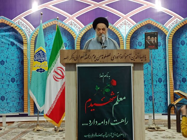تصاویر؛نماز عبادی سیاسی جمعه کاشان