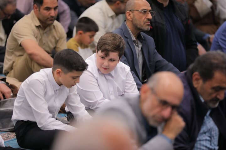 تصاویر/ اقامه نماز جمعه در ساوجبلاغ