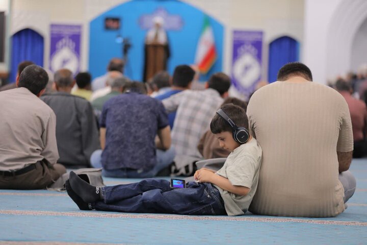 تصاویر/ اقامه نماز جمعه در ساوجبلاغ