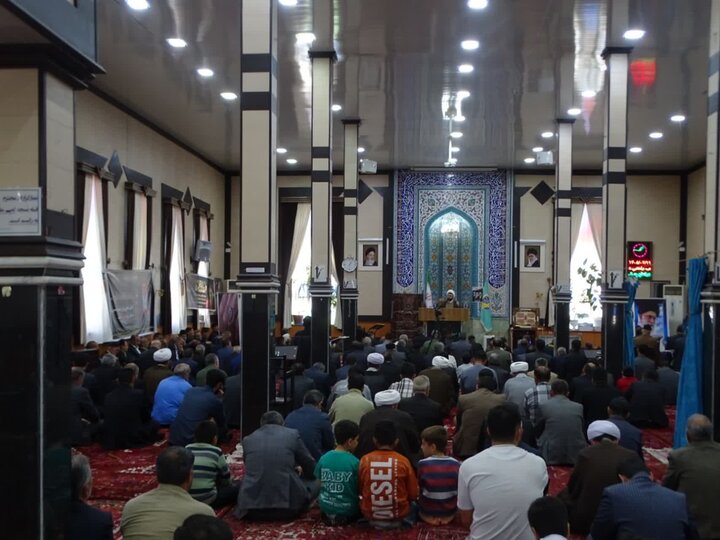 تصاویر/ اقامه نماز جمعه چهاربرج