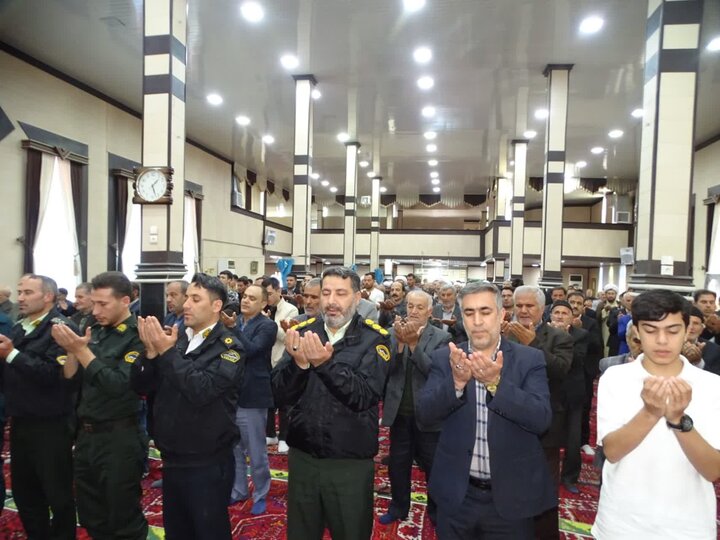 تصاویر/ اقامه نماز جمعه چهاربرج