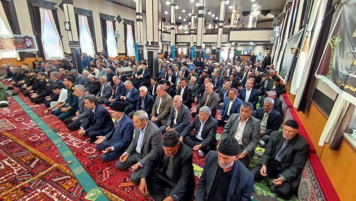 تصاویر/ اقامه نماز جمعه چهاربرج
