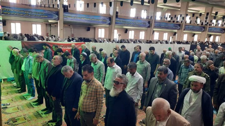 تصاویر/اقامه نماز عبادی سیاسی جمعه در خمین