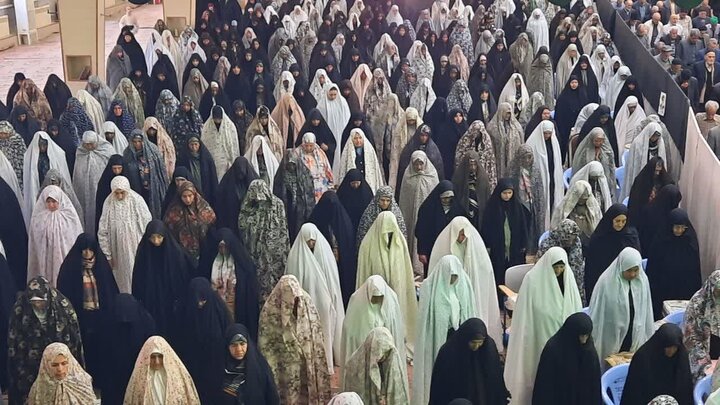 تصاویر/اقامه نماز عبادی سیاسی جمعه در خمین
