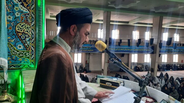 تصاویر/اقامه نماز عبادی سیاسی جمعه در خمین