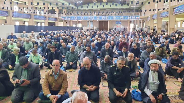 تصاویر/اقامه نماز عبادی سیاسی جمعه در خمین