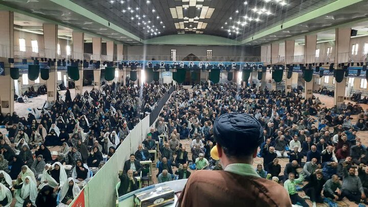 تصاویر/اقامه نماز عبادی سیاسی جمعه در خمین