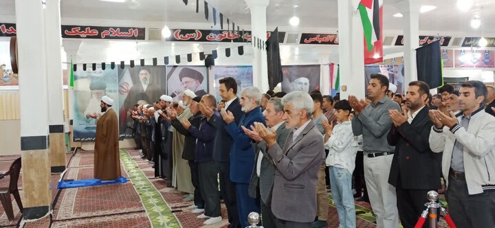 تصاویر/ اقامه نمازجمعه شهر دندی