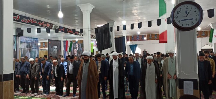 تصاویر/ اقامه نمازجمعه شهر دندی