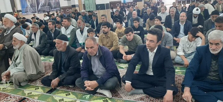 تصاویر/ اقامه نمازجمعه شهر دندی