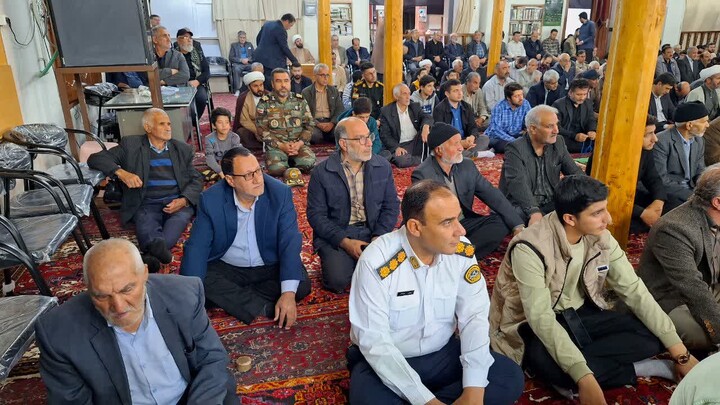 تصاویر/ اقامه نمازجمعه شهر عجب شیر